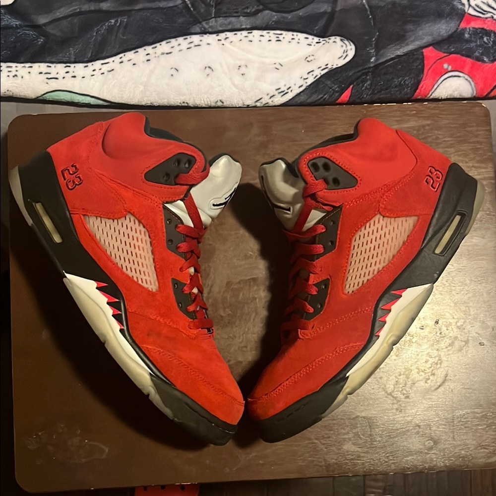 Jordan 5 Raging Bulls 2021